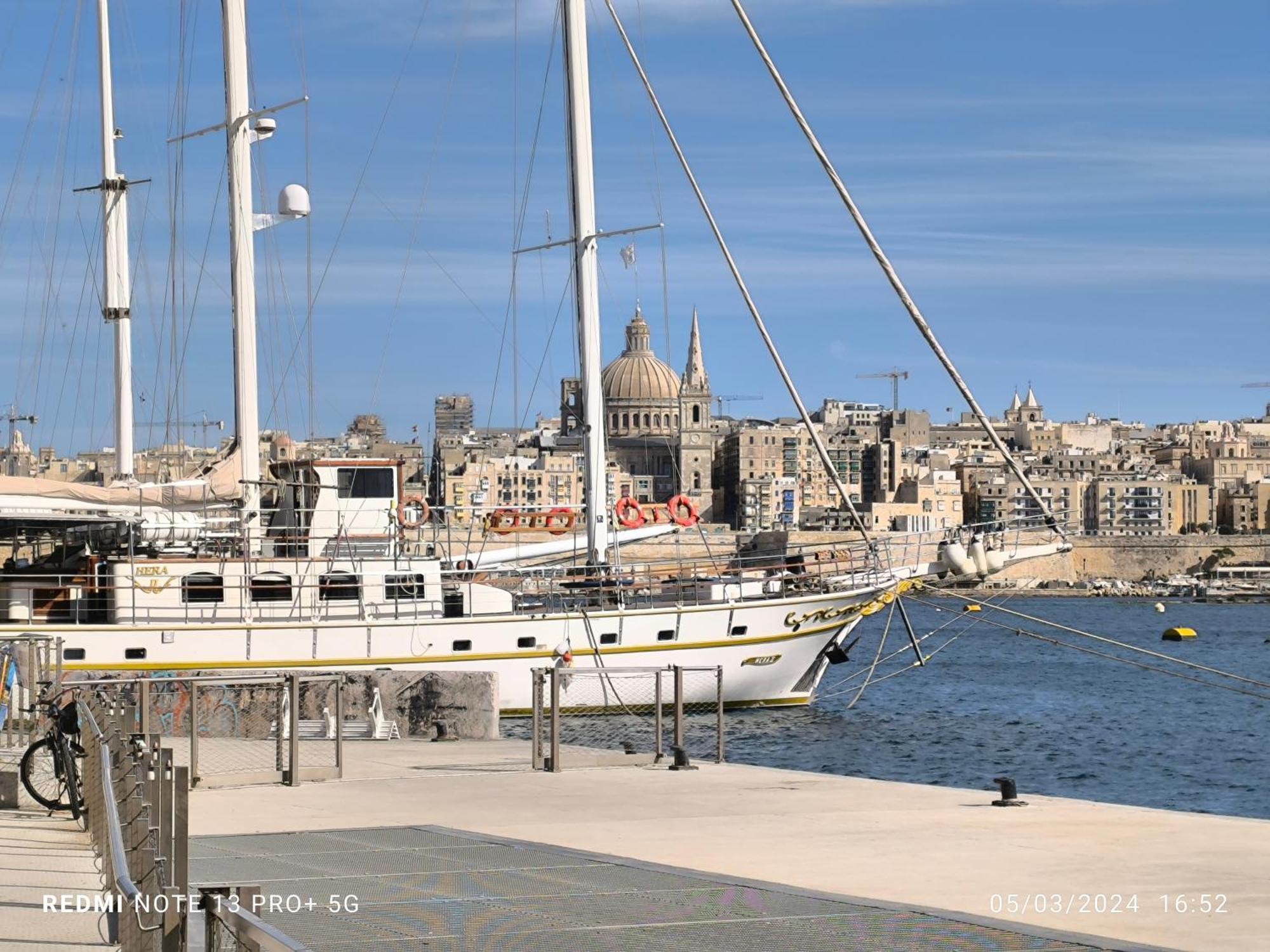 One Bedroom Tea Apartment Il-Gzira Exterior photo